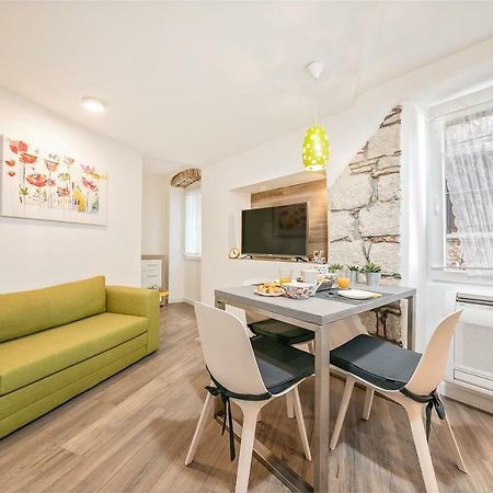 Mariva Downtown Apartment With Free Parking ロヴィニ エクステリア 写真