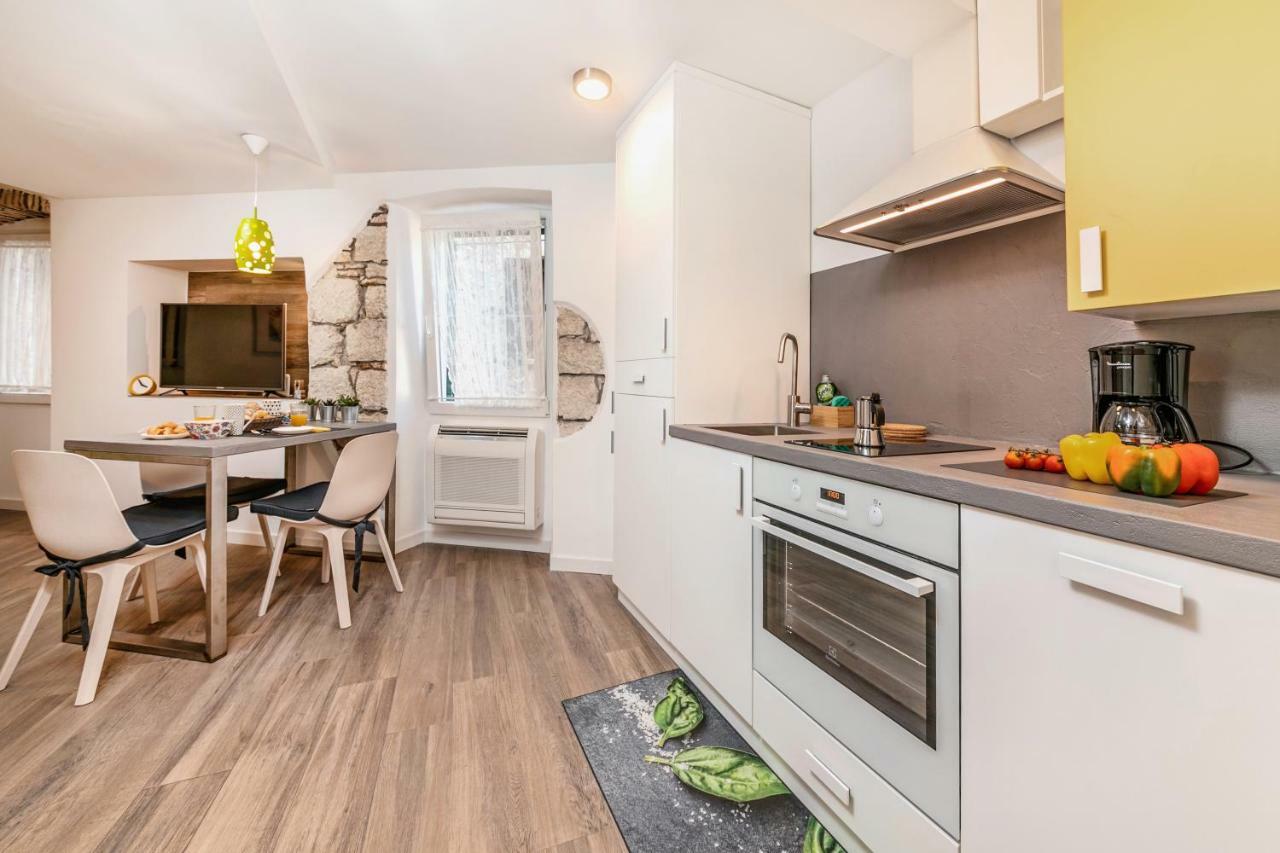 Mariva Downtown Apartment With Free Parking ロヴィニ エクステリア 写真