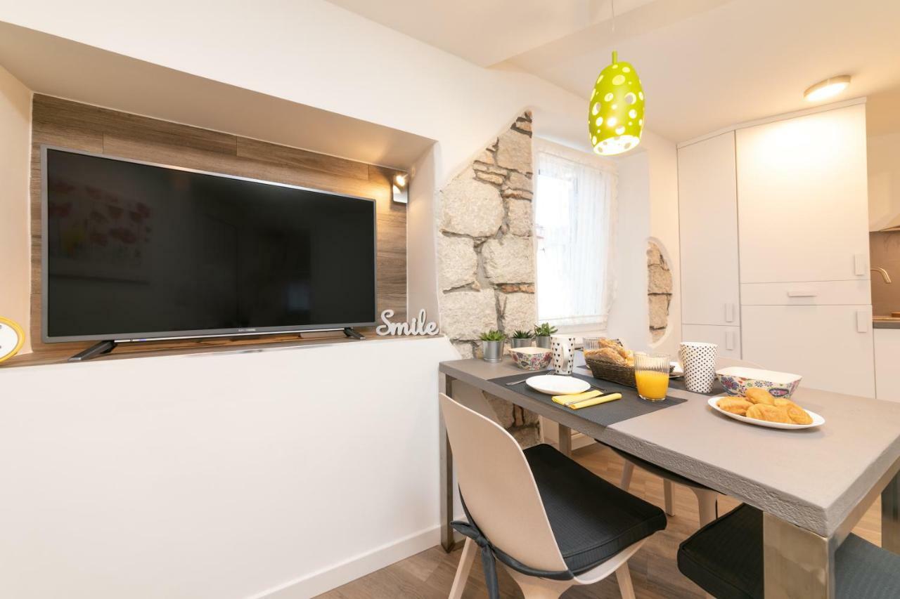 Mariva Downtown Apartment With Free Parking ロヴィニ エクステリア 写真