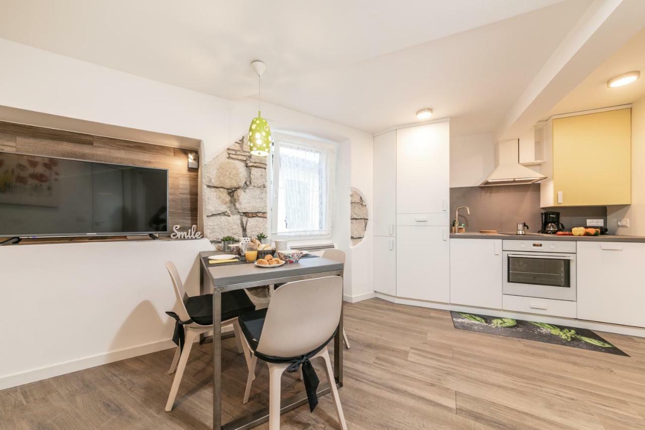 Mariva Downtown Apartment With Free Parking ロヴィニ エクステリア 写真